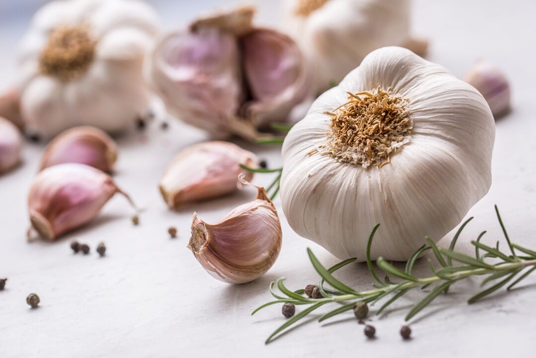 Cesnak zlepšuje krvný obeh v mužských pohlavných orgánoch